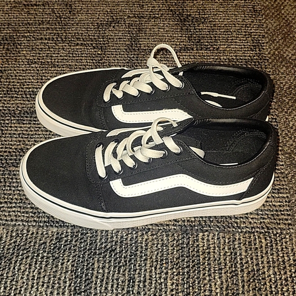 Vans Shoes - Vans Off The Wall 7.5 Women's